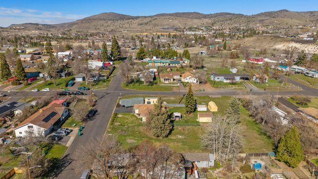 2181 Kiln Street, Klamath Falls, OR 97601