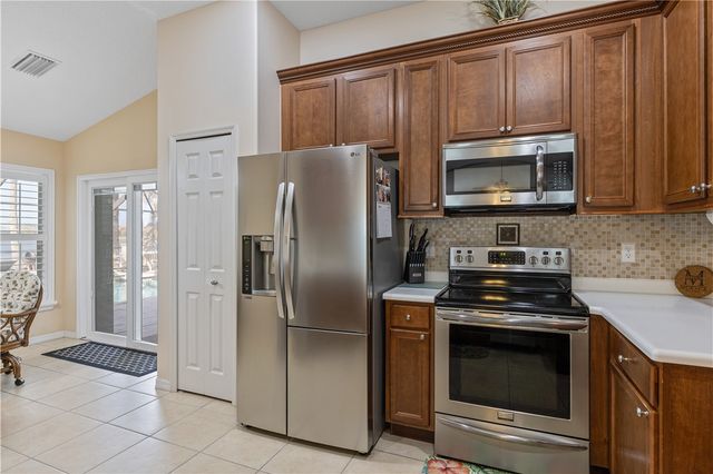 5648 Riverboat Circle SW, Vero Beach, FL 32968