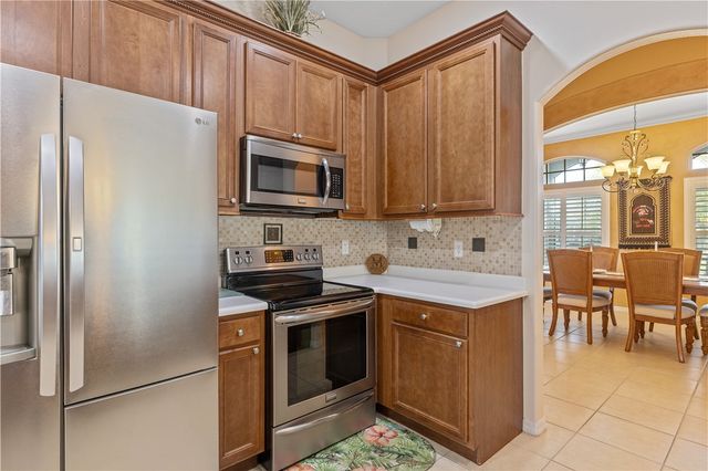 5648 Riverboat Circle SW, Vero Beach, FL 32968