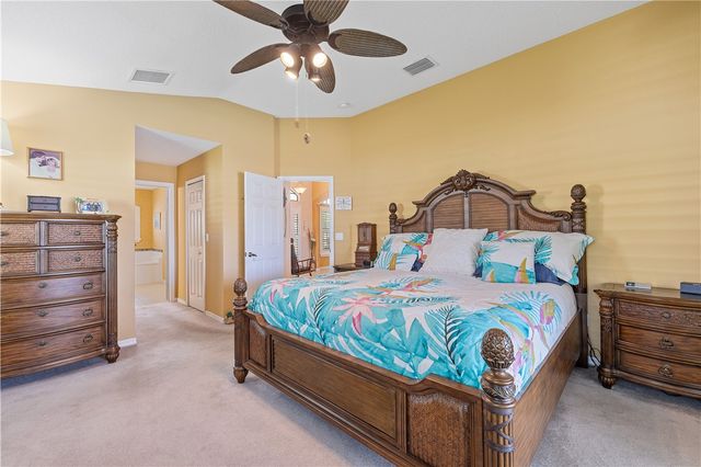 5648 Riverboat Circle SW, Vero Beach, FL 32968