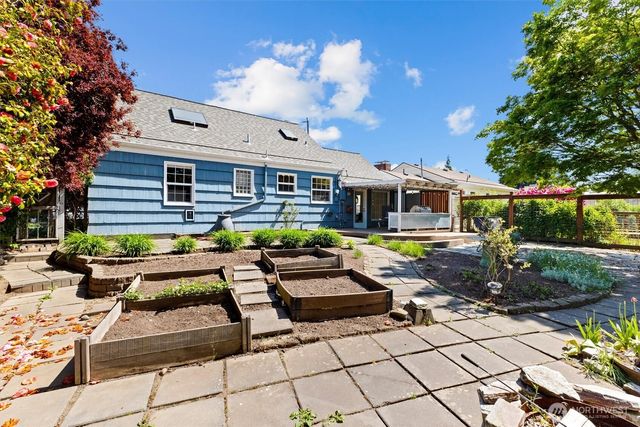 2709 Lynn Street, Bellingham, WA 98225
