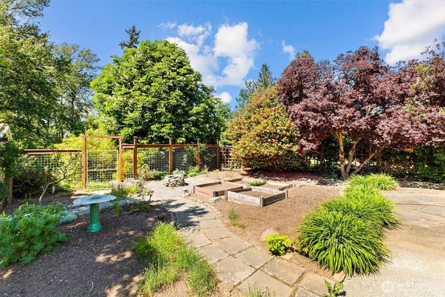 2709 Lynn Street, Bellingham, WA 98225