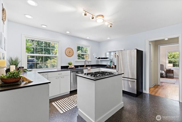 2709 Lynn Street, Bellingham, WA 98225