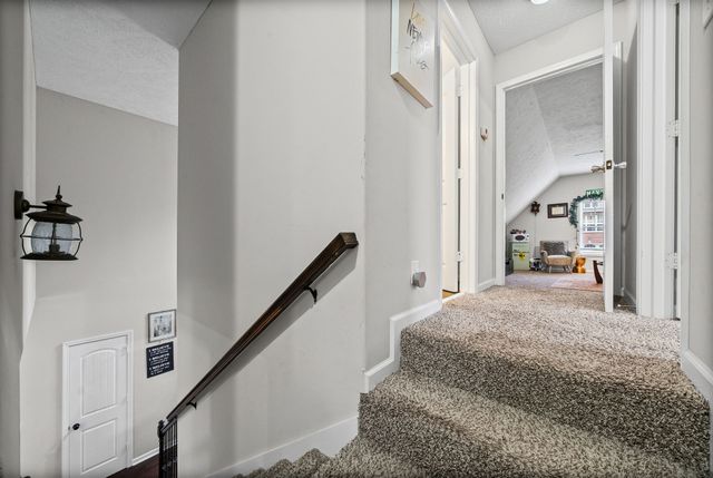 632 Hidden Valley Dr, Clarksville, TN 37040