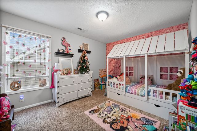 632 Hidden Valley Dr, Clarksville, TN 37040