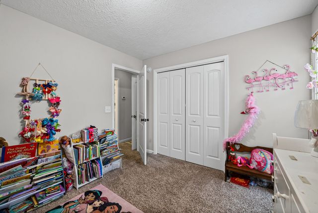 632 Hidden Valley Dr, Clarksville, TN 37040