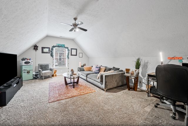 632 Hidden Valley Dr, Clarksville, TN 37040