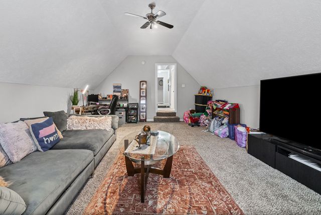 632 Hidden Valley Dr, Clarksville, TN 37040