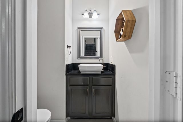 632 Hidden Valley Dr, Clarksville, TN 37040