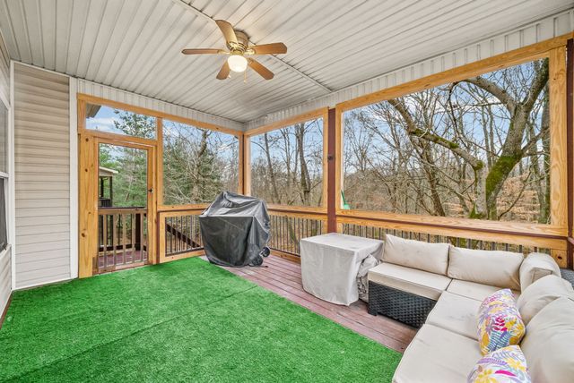 632 Hidden Valley Dr, Clarksville, TN 37040