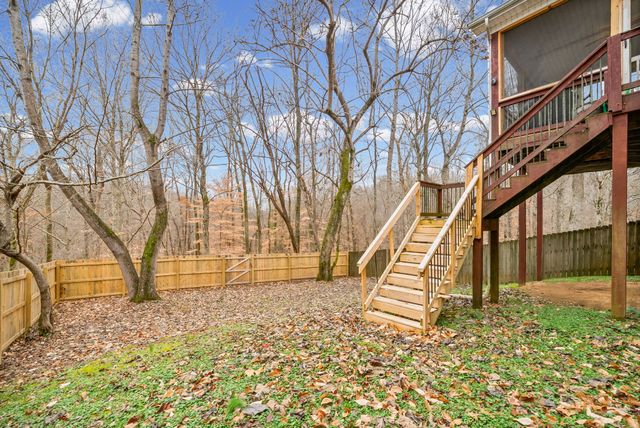 632 Hidden Valley Dr, Clarksville, TN 37040