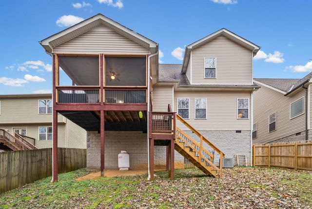 632 Hidden Valley Dr, Clarksville, TN 37040