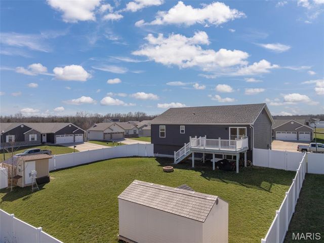 327 Late Harvest Drive, Wright City, MO 63390