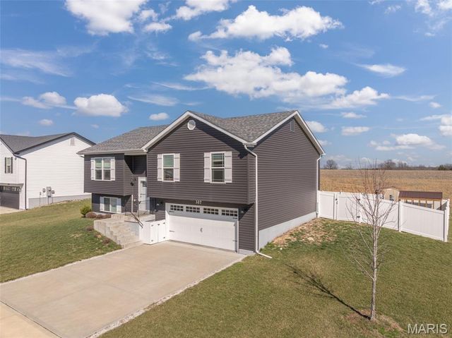 327 Late Harvest Drive, Wright City, MO 63390