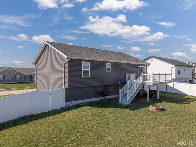 327 Late Harvest Drive, Wright City, MO 63390