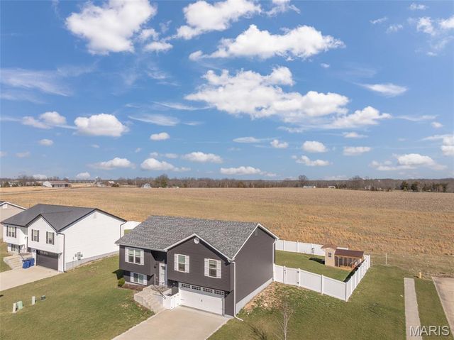 327 Late Harvest Drive, Wright City, MO 63390