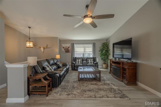 327 Late Harvest Drive, Wright City, MO 63390