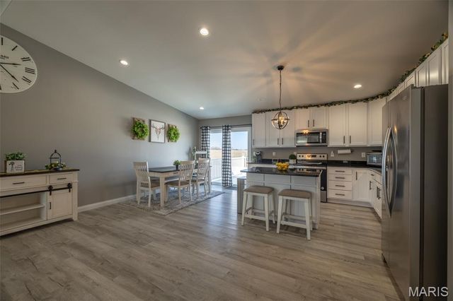 327 Late Harvest Drive, Wright City, MO 63390