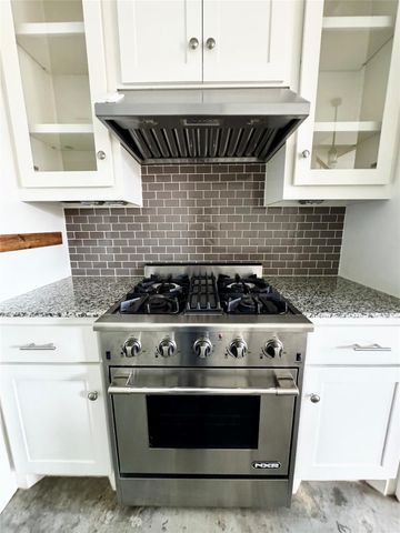 612 E 29th Street, Houston, TX 77008