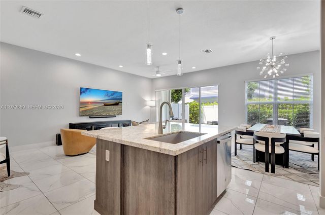 4921 Pointe Midtown Way, Palm Beach Gardens, FL 33418