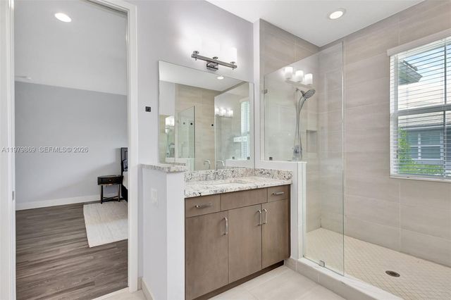 4921 Pointe Midtown Way, Palm Beach Gardens, FL 33418