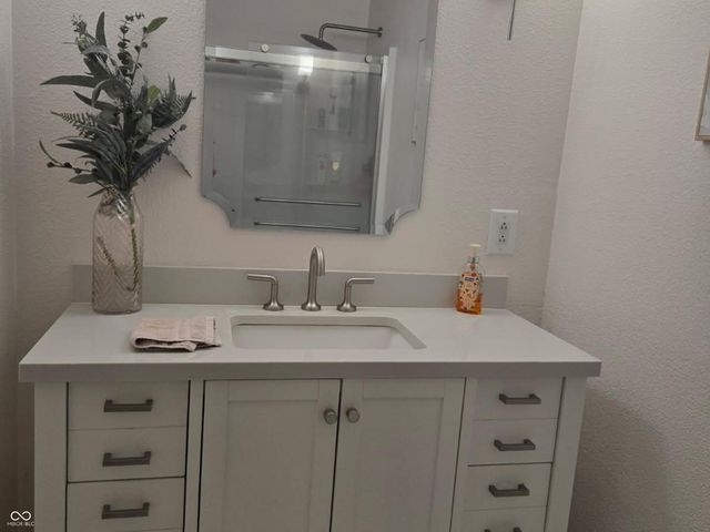 1046 Ebony Circle, Franklin, IN 46131