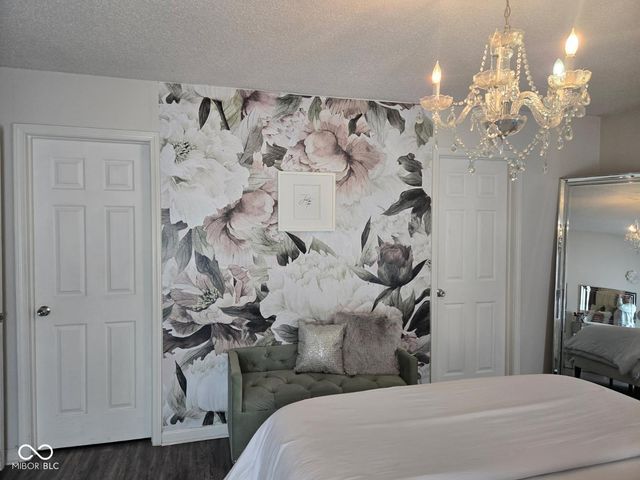 1046 Ebony Circle, Franklin, IN 46131