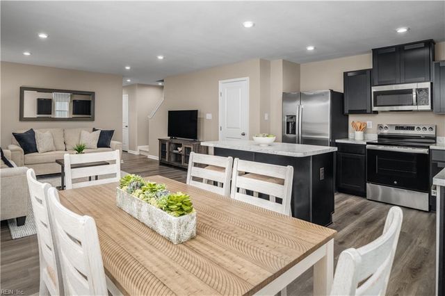 2503 Lambsberry CIR, Elizabeth City, NC 27909