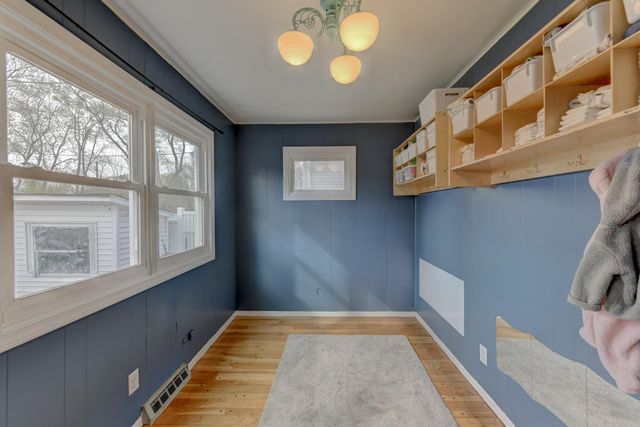 1637 Holly Lane, Munster, IN 46321