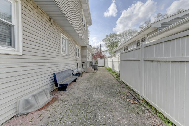 1637 Holly Lane, Munster, IN 46321