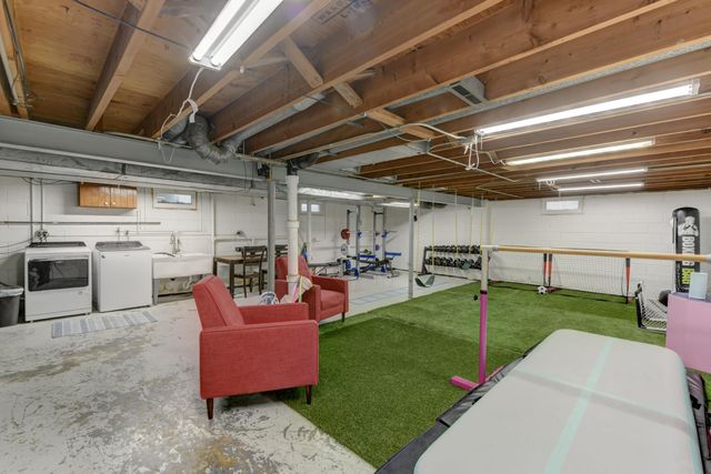 1637 Holly Lane, Munster, IN 46321