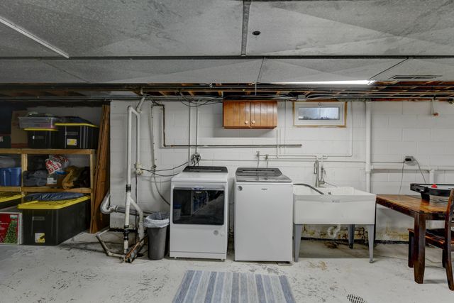 1637 Holly Lane, Munster, IN 46321