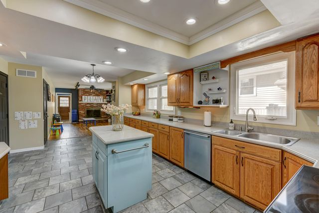 1637 Holly Lane, Munster, IN 46321