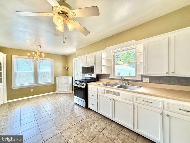 61 COLSON ST, Hamilton Twp, NJ 08610