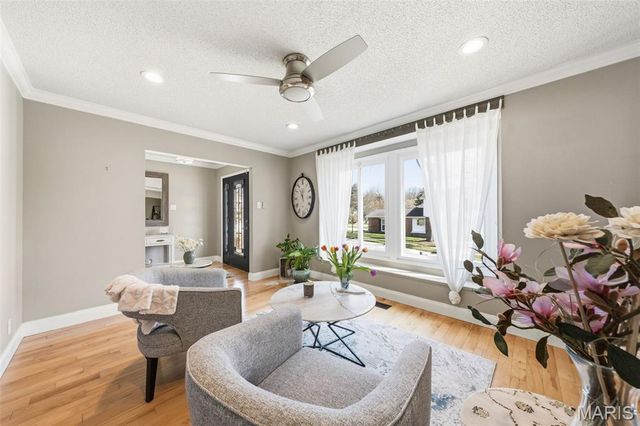 5607 Dantonaire Place, St Louis, MO 63128