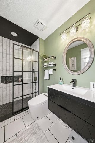 5607 Dantonaire Place, St Louis, MO 63128