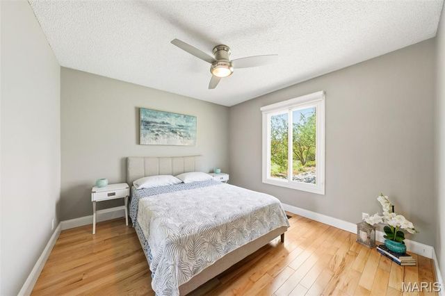 5607 Dantonaire Place, St Louis, MO 63128