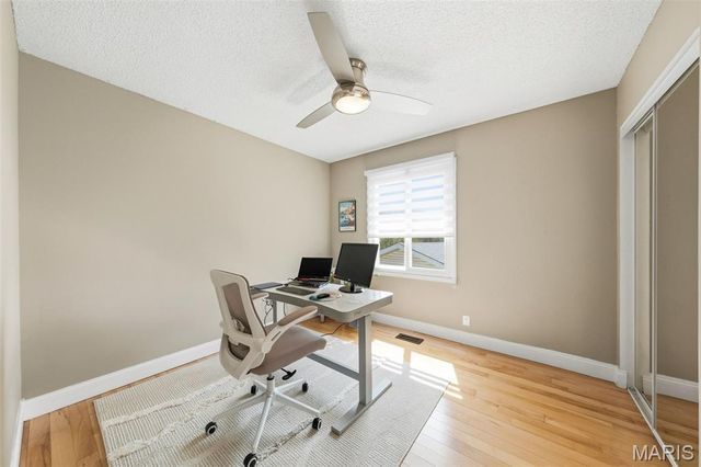 5607 Dantonaire Place, St Louis, MO 63128