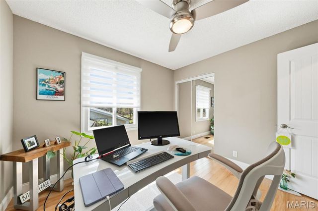 5607 Dantonaire Place, St Louis, MO 63128