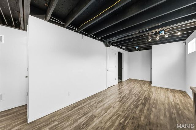 5607 Dantonaire Place, St Louis, MO 63128