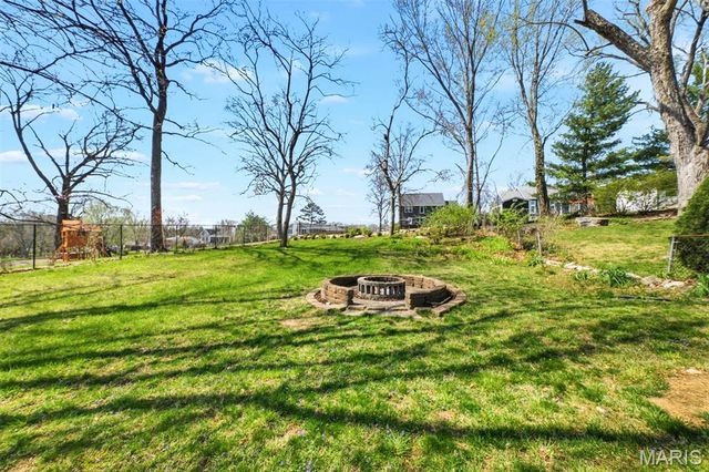 5607 Dantonaire Place, St Louis, MO 63128