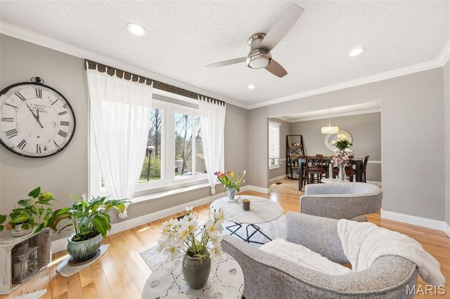 5607 Dantonaire Place, St Louis, MO 63128