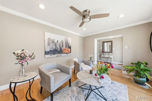 5607 Dantonaire Place, St Louis, MO 63128