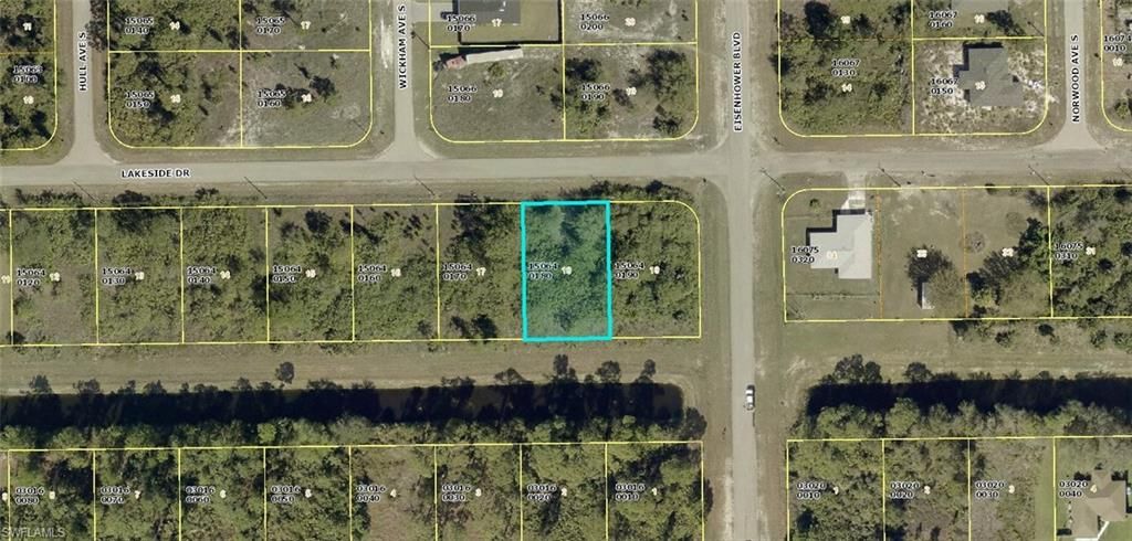 984 Lakeside DR, LEHIGH ACRES, FL 33974 — exterior