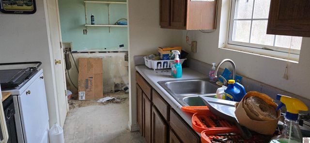 958 Axel Creek Rd, Marion, KY 42064