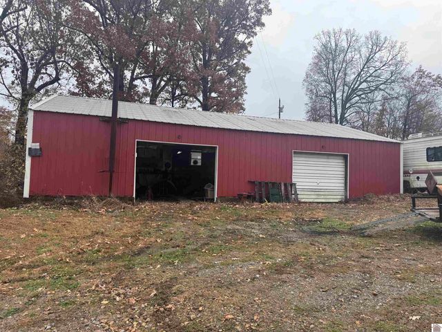 958 Axel Creek Rd, Marion, KY 42064