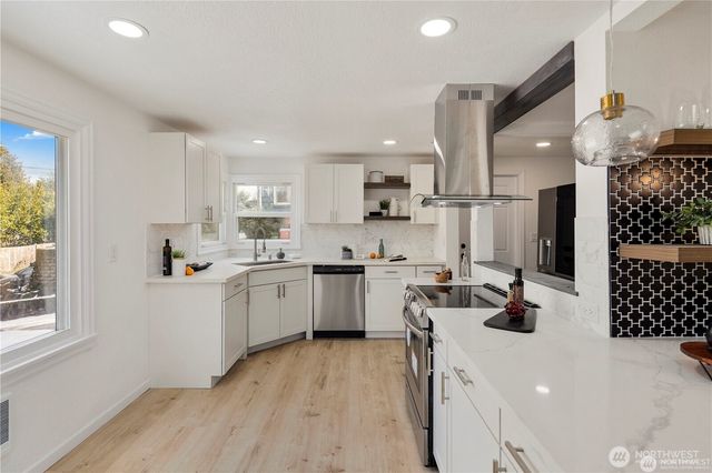 2315 S 116th Place, Seattle, WA 98168