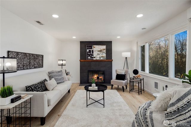 2315 S 116th Place, Seattle, WA 98168
