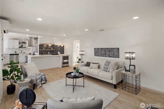 2315 S 116th Place, Seattle, WA 98168