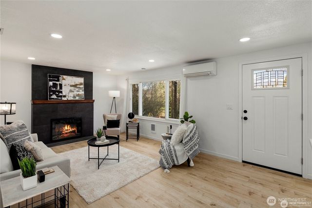 2315 S 116th Place, Seattle, WA 98168
